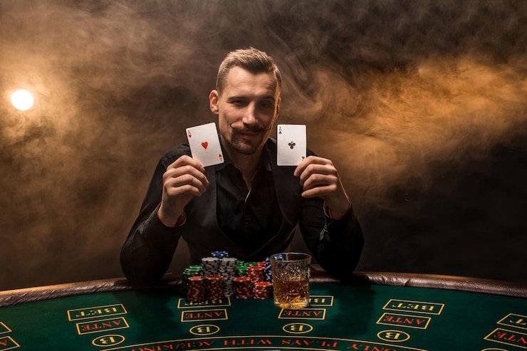 Permainan slot populer dan meja dealer langsung di Top Trend Gaming tokek55